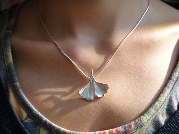 925/- Silber Ginkgoblatt Abdruck vom echten grünen Blatt
