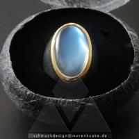 Ceylonmondstein, glassbody blue, Silber, Gold